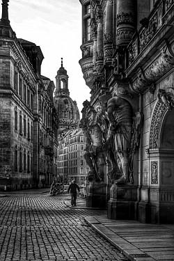 Dresden street ©️ lophoto