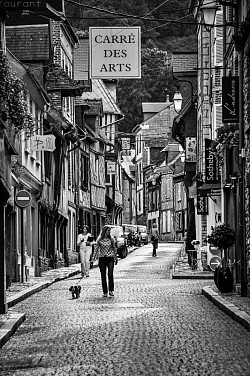 Honfleur street ©️ lophoto